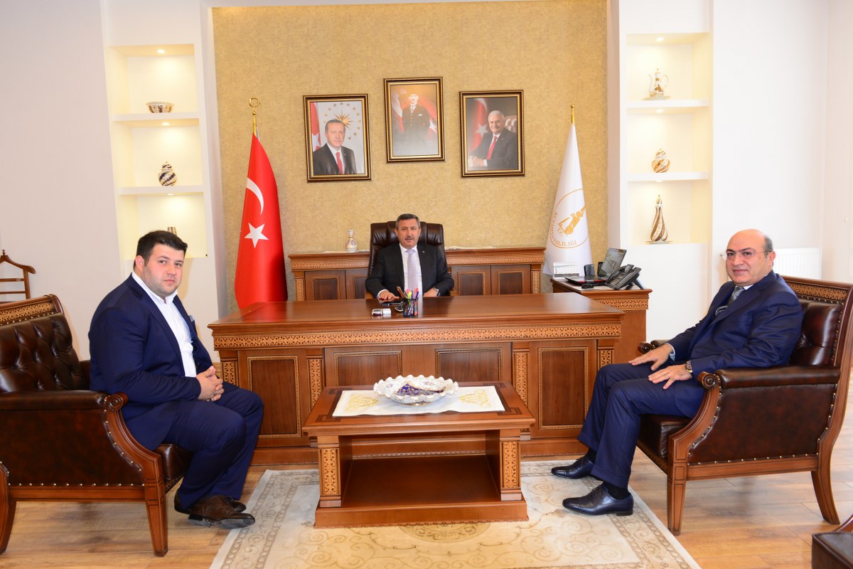 vali serif yilmaz mehmet celik ve hakan tutus la vedalasti vali serif yilmaz mehmet celik ve hakan tutus la vedalasti