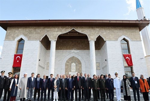 Cumhurbaşkanı Erdoğan, Zafer Camisi’nin açılışını yaptı