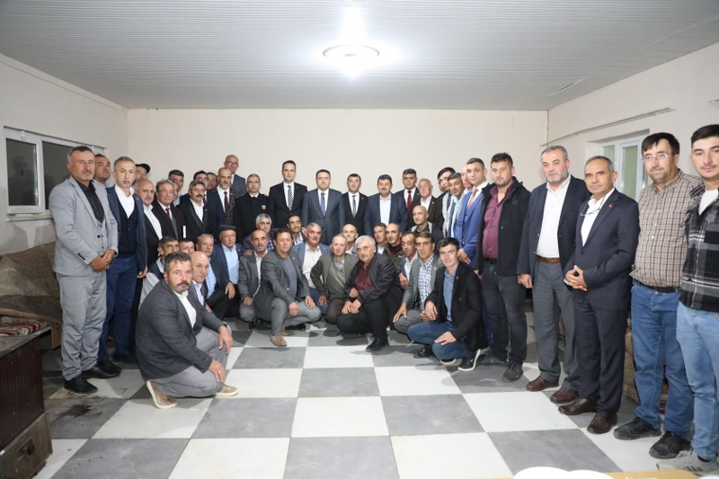 Sayın Valimiz, Aslanapa’da muhtarların taleplerini dinledi 